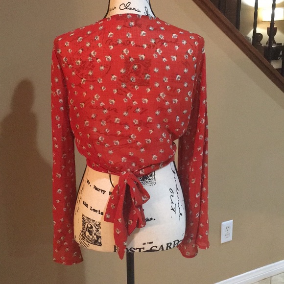 Floral Print Wrap top - Picture 7 of 8